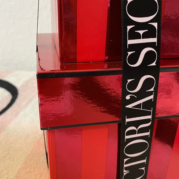 VS Collectible Display Present Boxes Store Prop - Picture 11 of 13